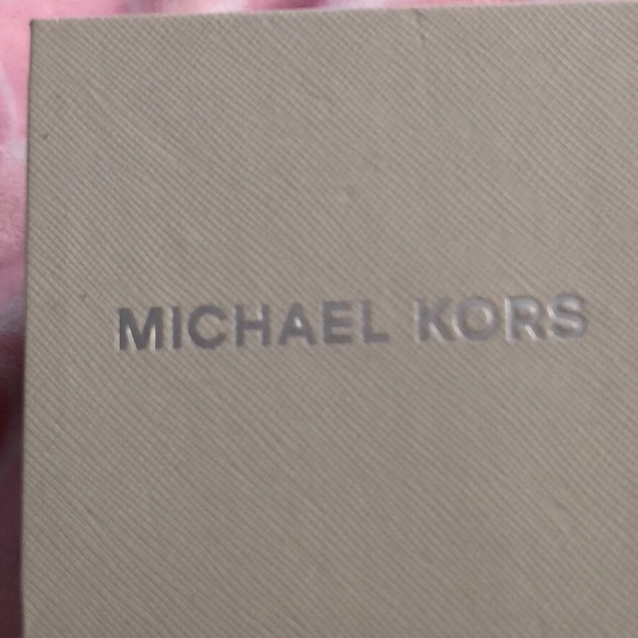 Watch - Picture 2 of 3